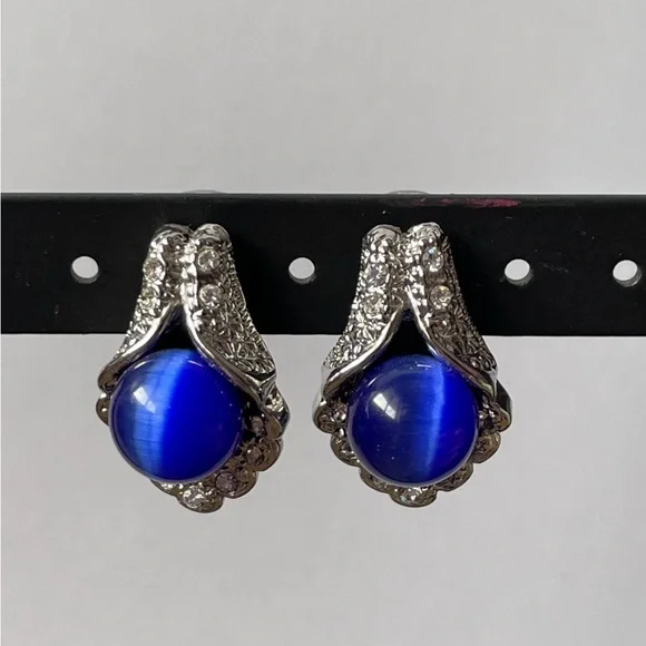 Vintage Elegant Blue Cabochon stone Silver Earrings. - Picture 3 of 4